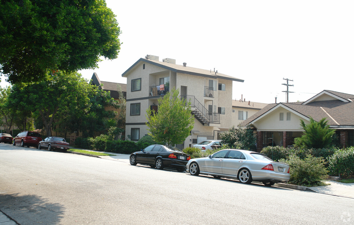 Foto del edificio - 714 Orange Grove Ave