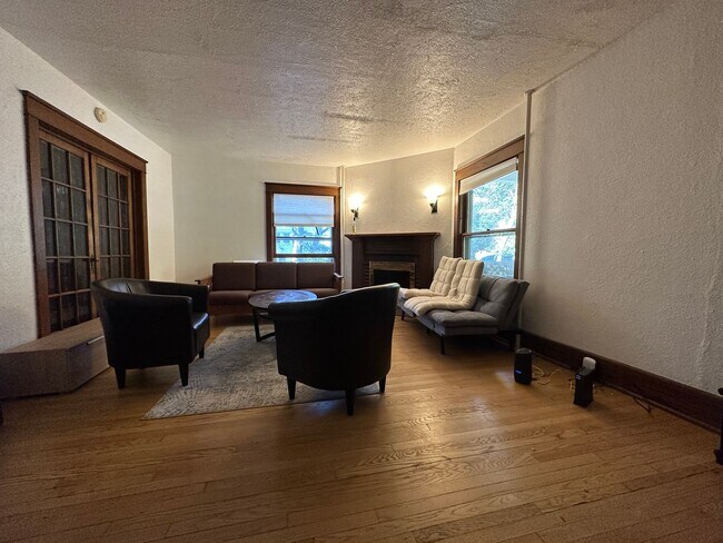 Foto del edificio - 226 Bryant Ave