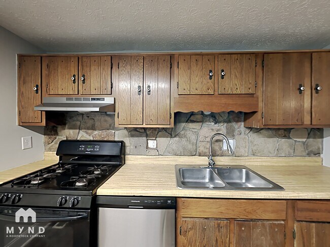 Building Photo - 2235 Tahoe Ct NW