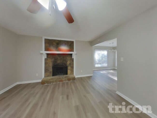 Building Photo - 236 Independence Dr