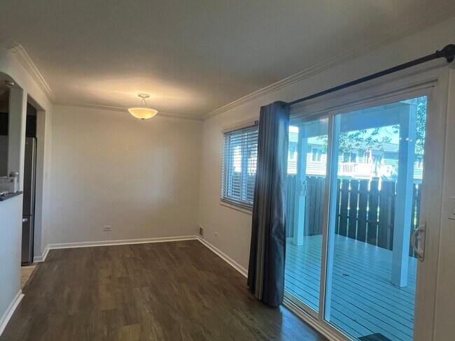 Foto del edificio - 2023 Raleigh Pl