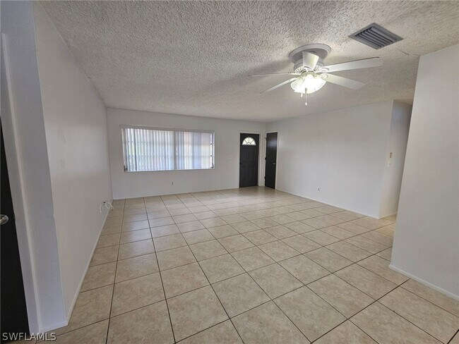 Foto del edificio - 3224 SE 19th Pl