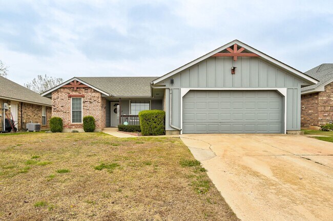 Building Photo - Charming 3-Bed, 2-Bath Home in North Moore...