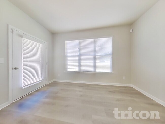 Building Photo - 2314 Shady Dr