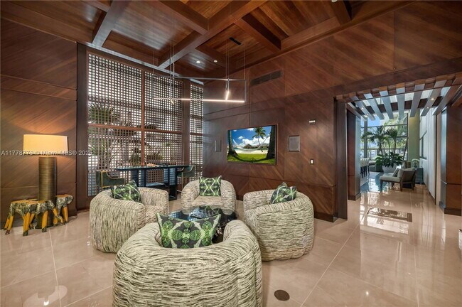 Foto del edificio - 5875 Collins Ave
