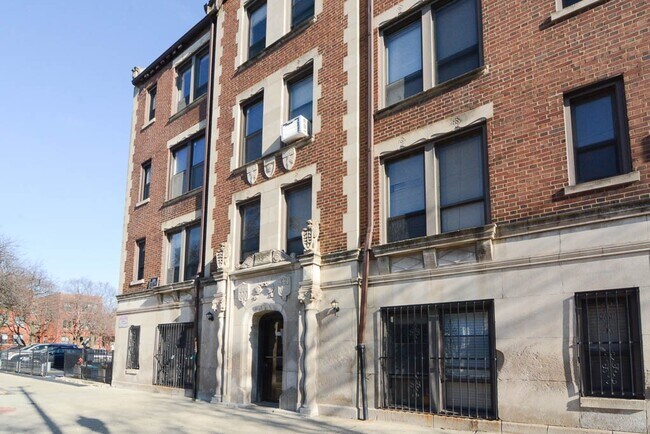 Foto del edificio - 3350 N Marshfield Ave