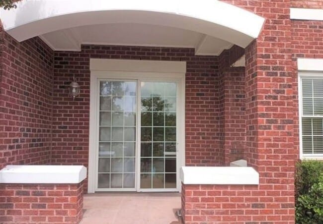 Photo - 3 bedroom/ 2 bathroom- Bennington on the Park Apartment