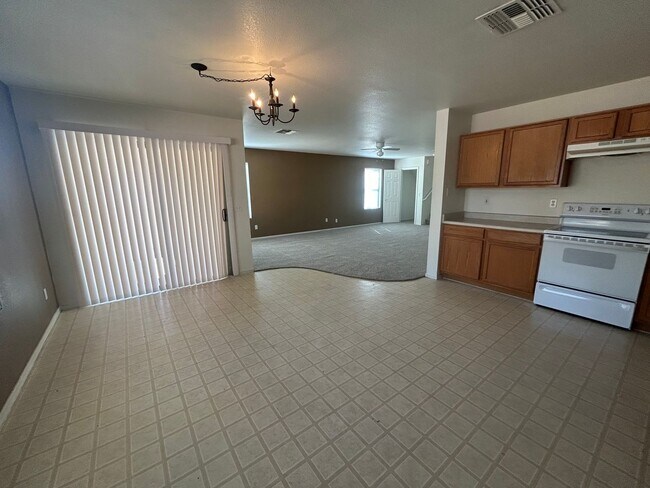 Foto del edificio - 4 Bedroom 2.5 Bath