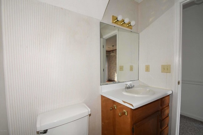Building Photo - 402 Alice Dr