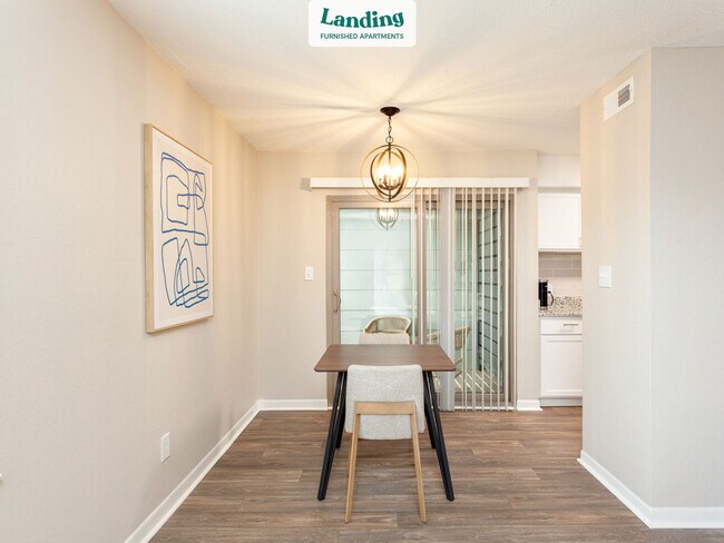 Foto del edificio - 2002 Flagstone Dr