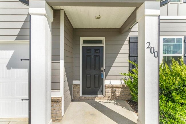 Building Photo - 200 Harrow Dr