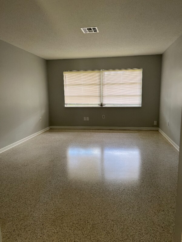 Foto del edificio - 2643 Cherrywood Ln