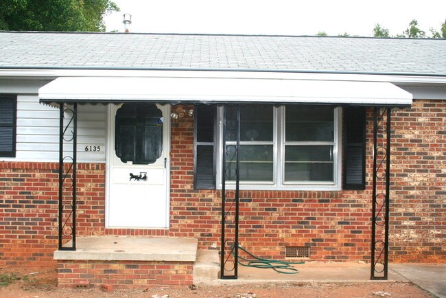 Building Photo - 6135 Paylor St