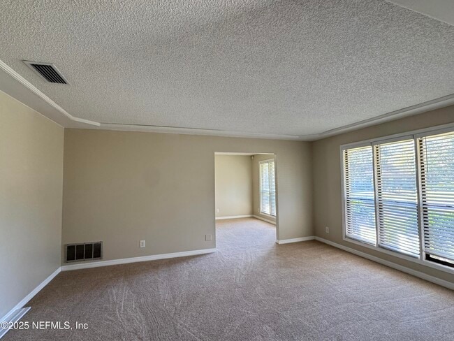 Building Photo - 2052 Pompano Pkwy