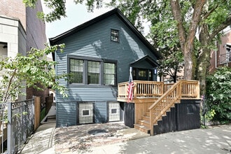 Building Photo - 2932 N Lakewood Ave