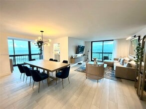 Building Photo - 2333 Brickell Ave
