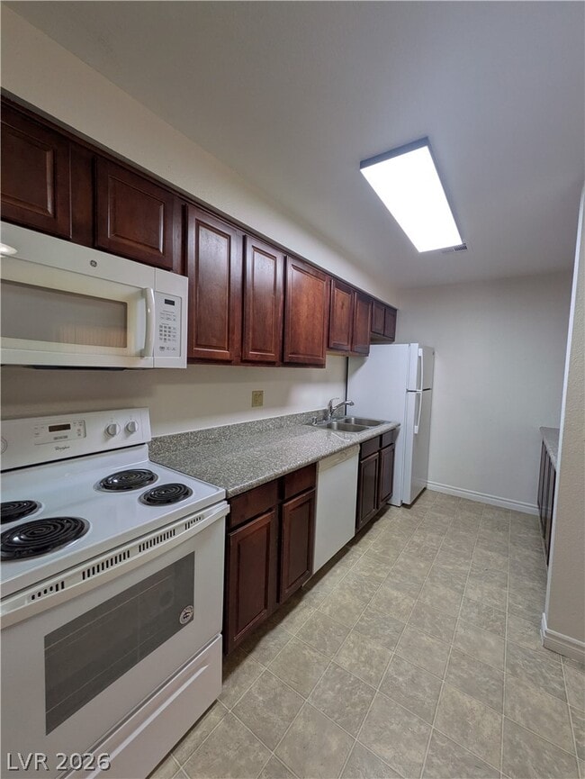 Building Photo - 5321 River Glen Dr