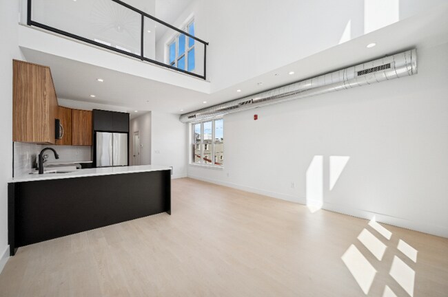 Building Photo - 1651 N 6th St