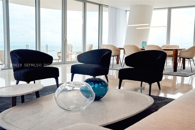 Building Photo - 300 Biscayne Blvd
