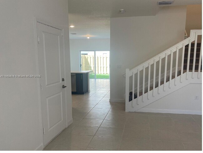 Foto del edificio - 2613 SE 11th Ct