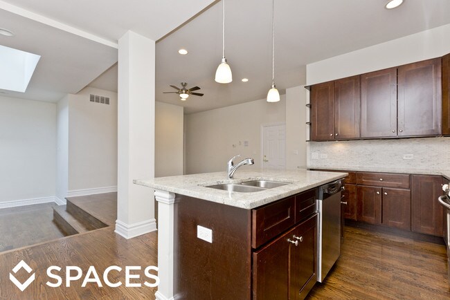 Foto del edificio - 2209 N Halsted St