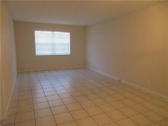 Building Photo - 10751 Royal Palm Blvd
