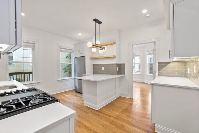 Building Photo - 34 Egleston St