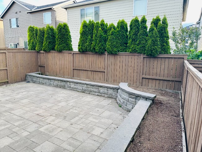 Building Photo - 7477 NW Tanoak Terrace