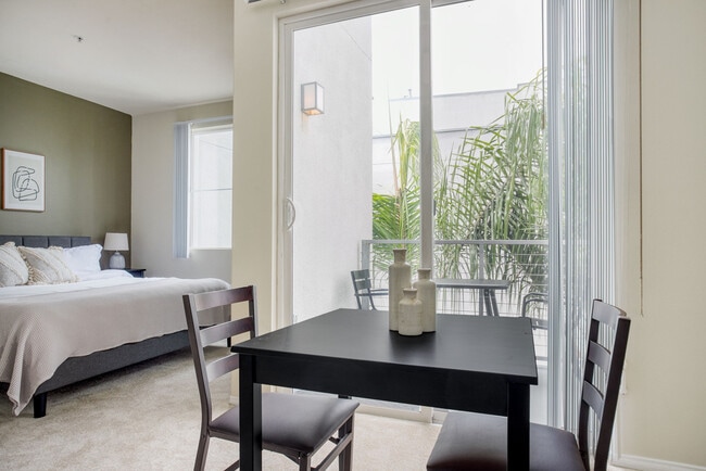 Foto del edificio - 5535 Westlawn Ave