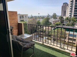 Building Photo - 10450 Wilshire Blvd