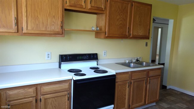 Foto del edificio - 4 br, 1.5 bath House - 316 John St