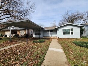 Building Photo - 904 Bales St