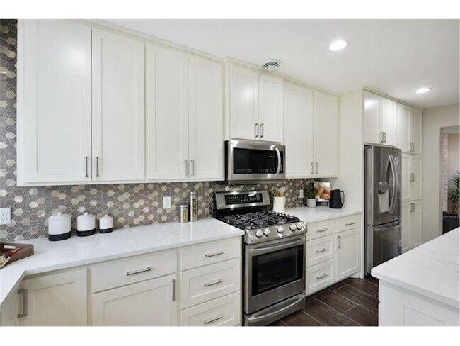 Foto del edificio - 2753 Ewing Ave S