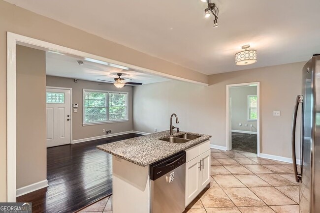Building Photo - 3128 Beech Dr
