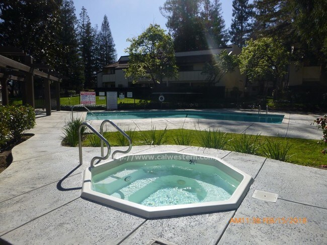 Foto del edificio - 3310 Kimber Ct