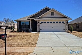 Building Photo - 133 Ardsley Dr