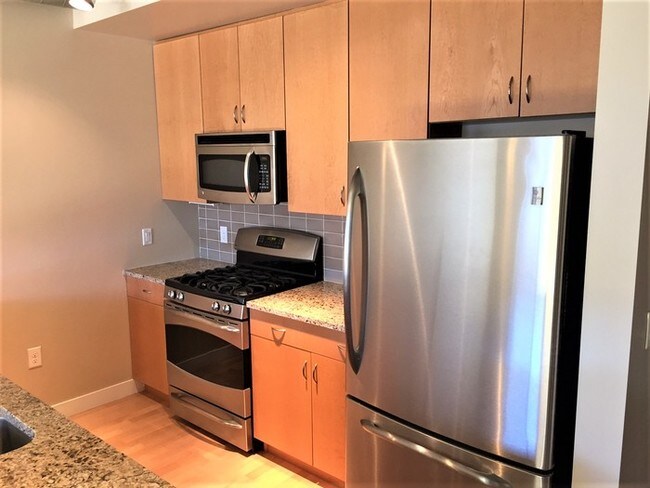Building Photo - Stunning Condo in Downtown Denver
