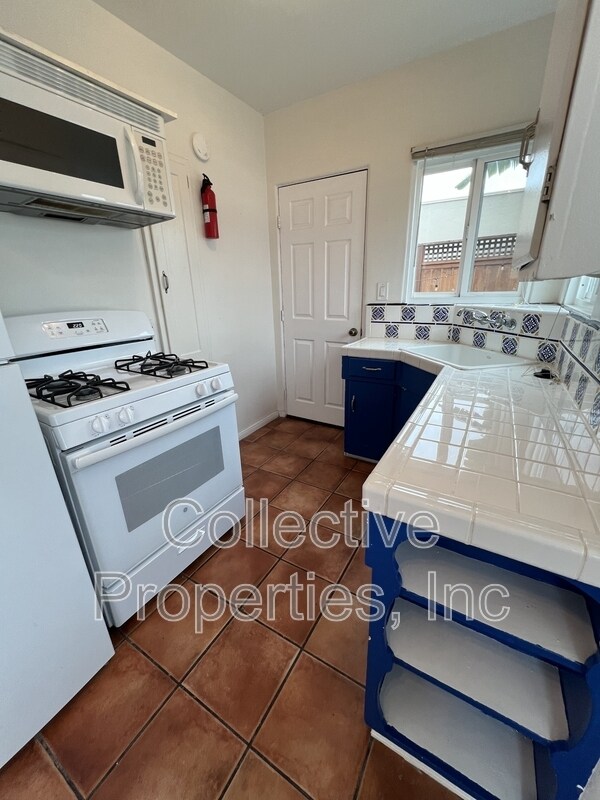 Building Photo - 2221 Polk Ave