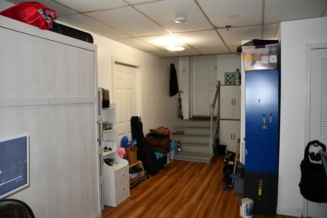 Building Photo - 203 Academy St
