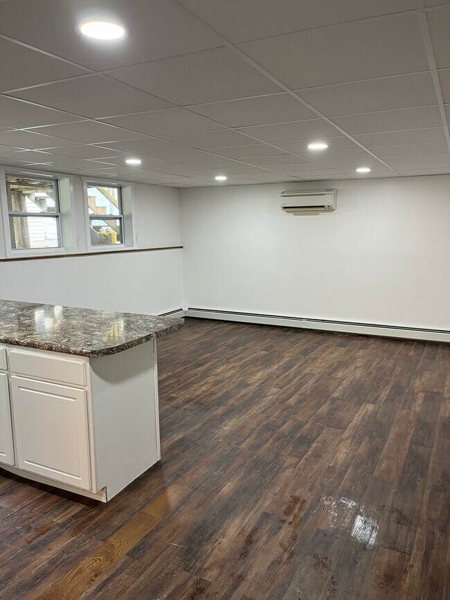 Foto del edificio - 479 Falmouth Rd