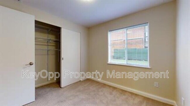 Foto del edificio - 806 35th Ave