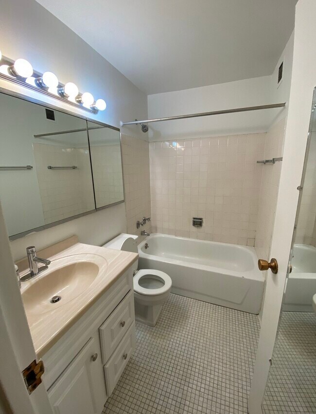 Foto del edificio - 1636 N Wells St