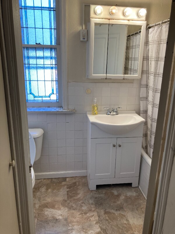 7208 Forsyth Blvd, Saint Louis, MO 63105 Room for Rent in Saint Louis