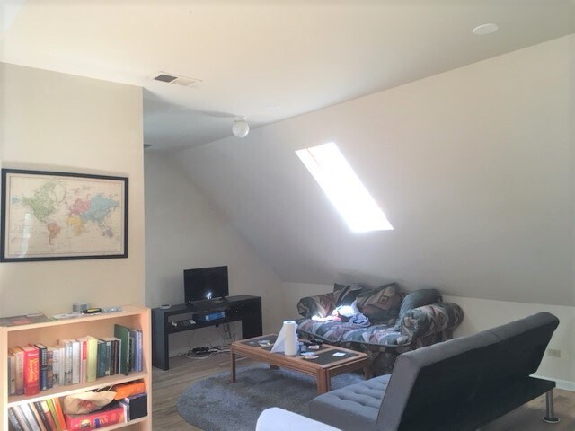 Foto del edificio - 3246 N Seminary Ave