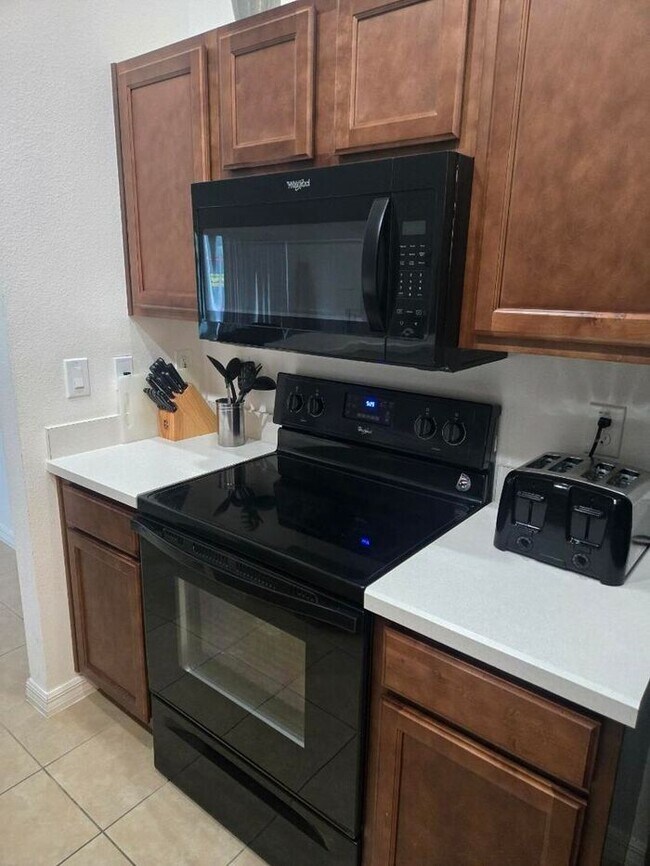 Foto del edificio - Furnished 4-Bedroom Pool Home in Davenport...