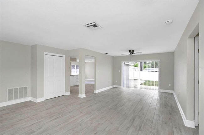 Building Photo - 105 Timberview Dr