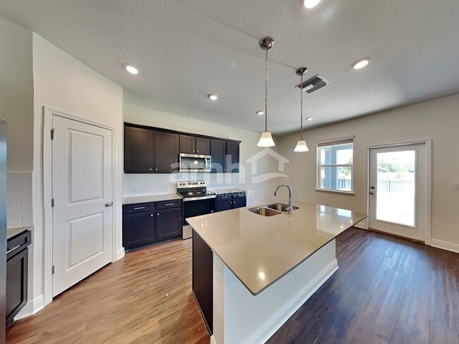 Building Photo - 14608 Cedar Ml Dr
