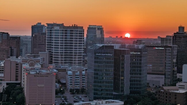 Foto del edificio - 2001 Holcombe Blvd