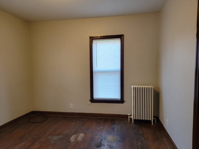 Building Photo - Spacious 2-Bedroom Apartment Downtown  Appleton