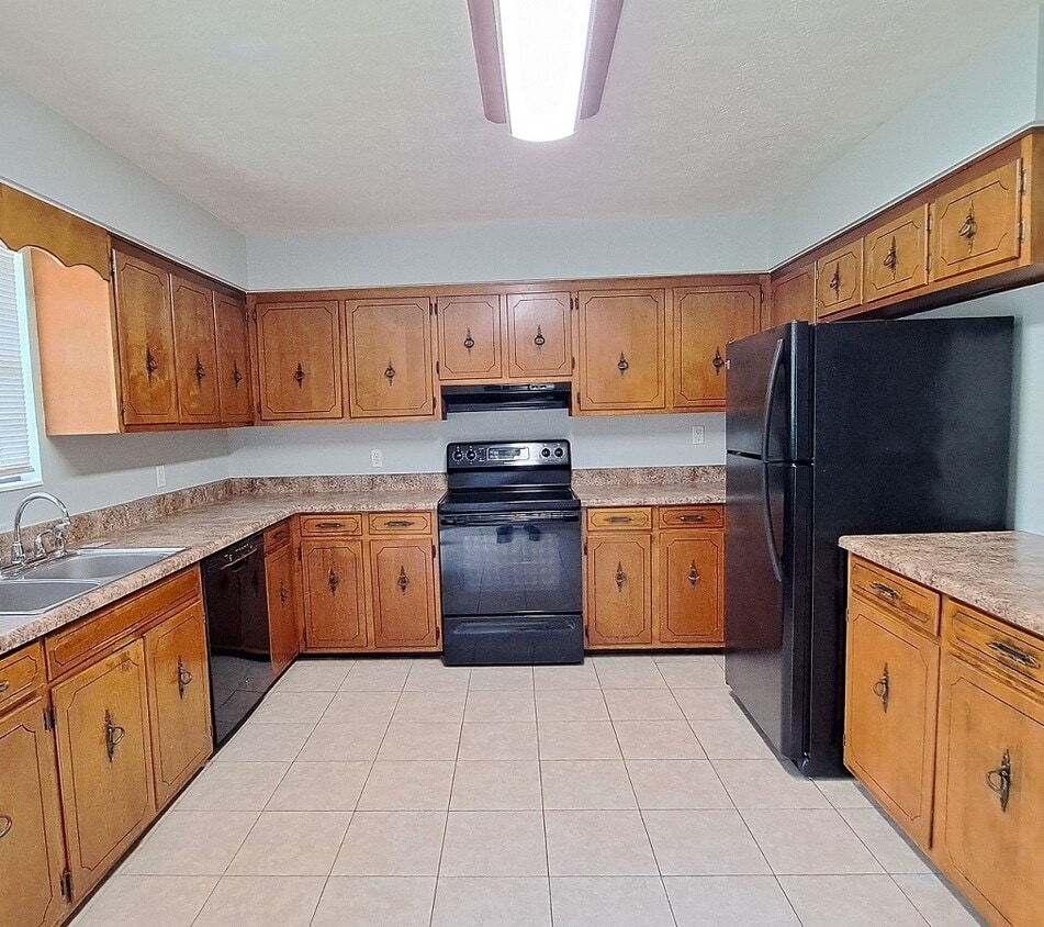 Primary Photo - 3909 Ocean View Dr